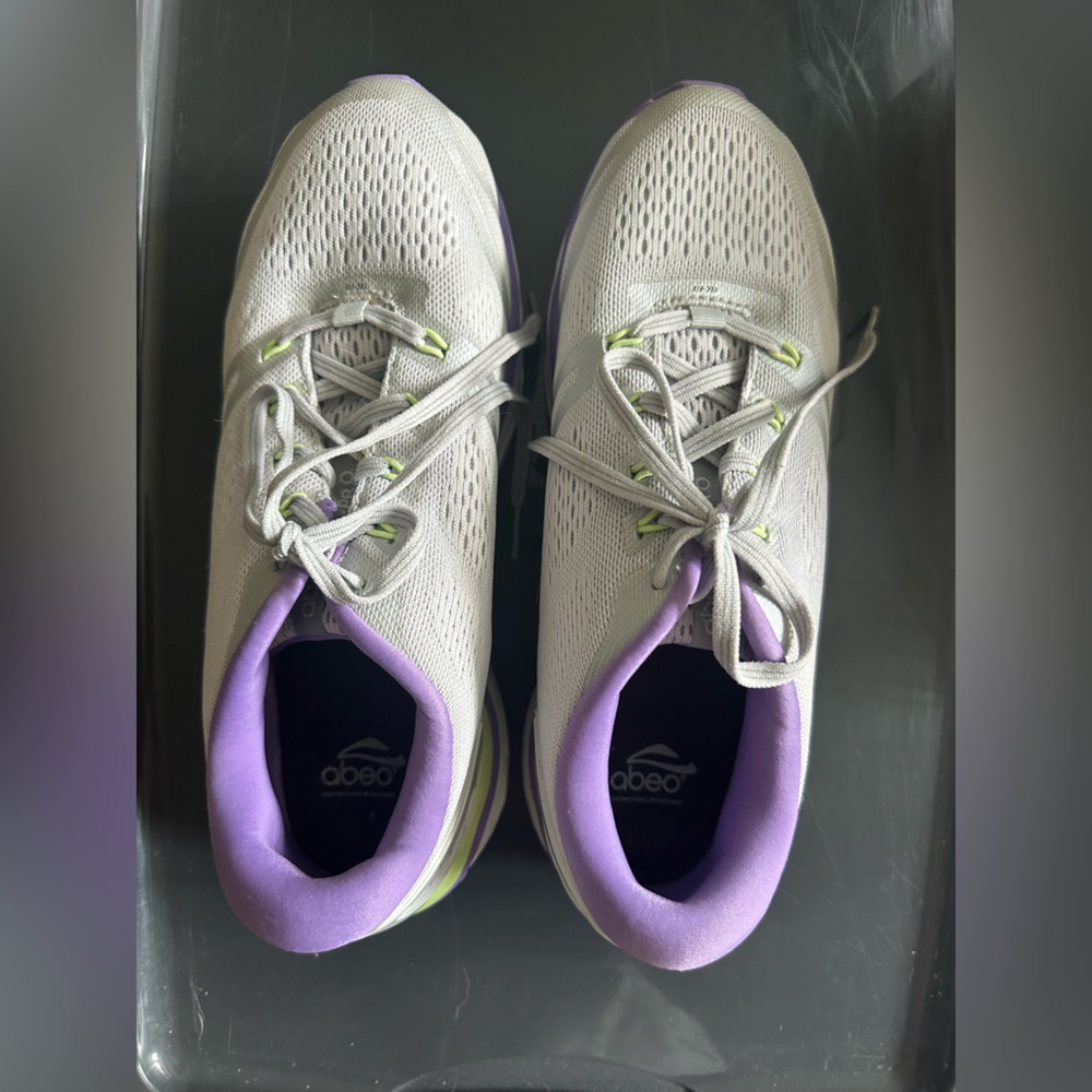 Abeo Sneakers